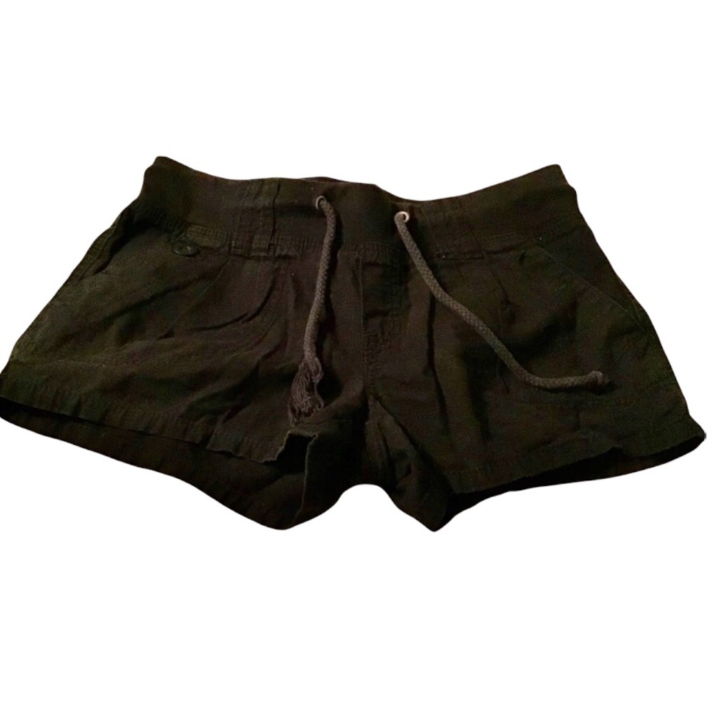 Maurices Women’s Black Pull on Shorts size small